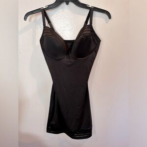 SPANX RED HOT LABEL Sz 1X Black Slip SHAPEWEAR